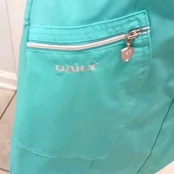 Daily Sport Button Closure  Sleeveless Golf Dress - Picture 3 of 8